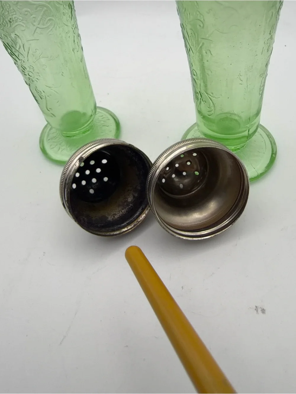 VTG 30's Hazel -Atlas uranium/depression, glass salt and pepper shaker.